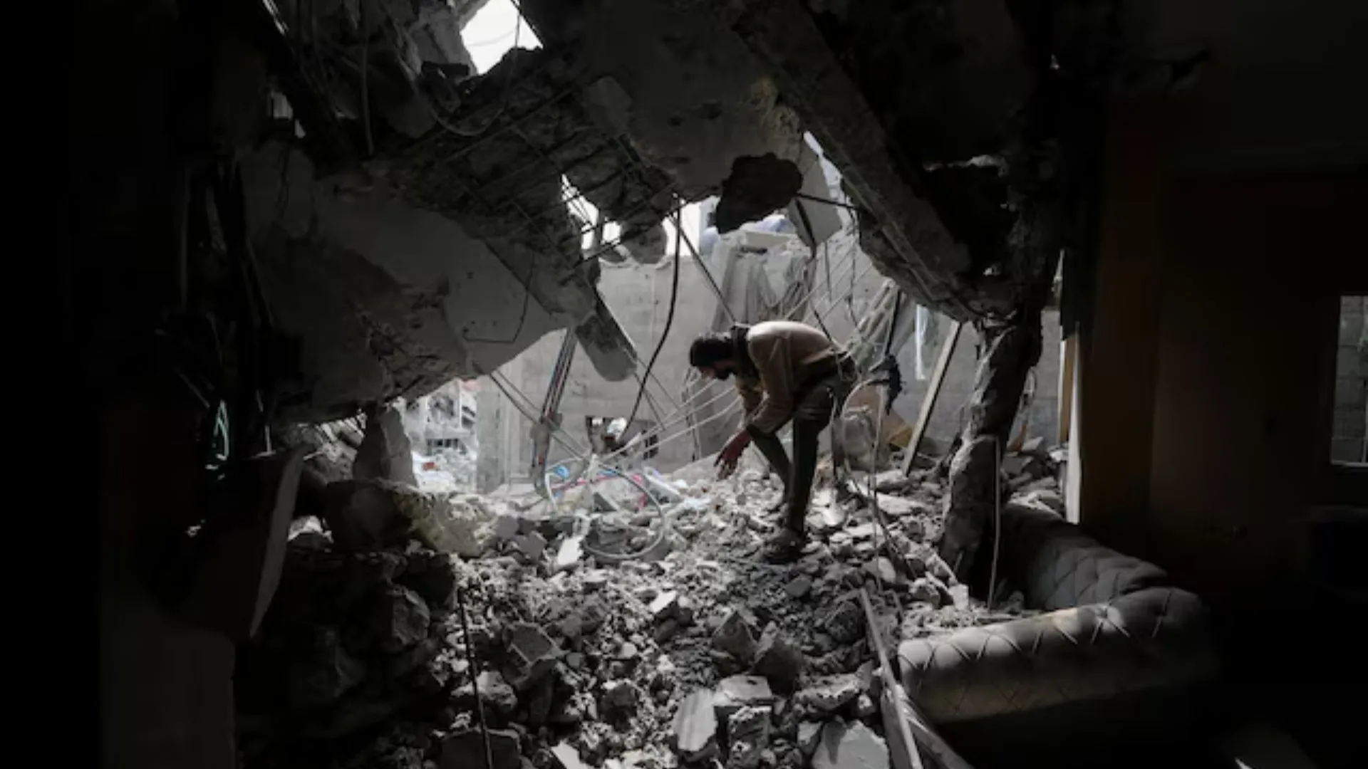 Hamas Open to Long Gaza Truce, But Refuses to Disarm: Report