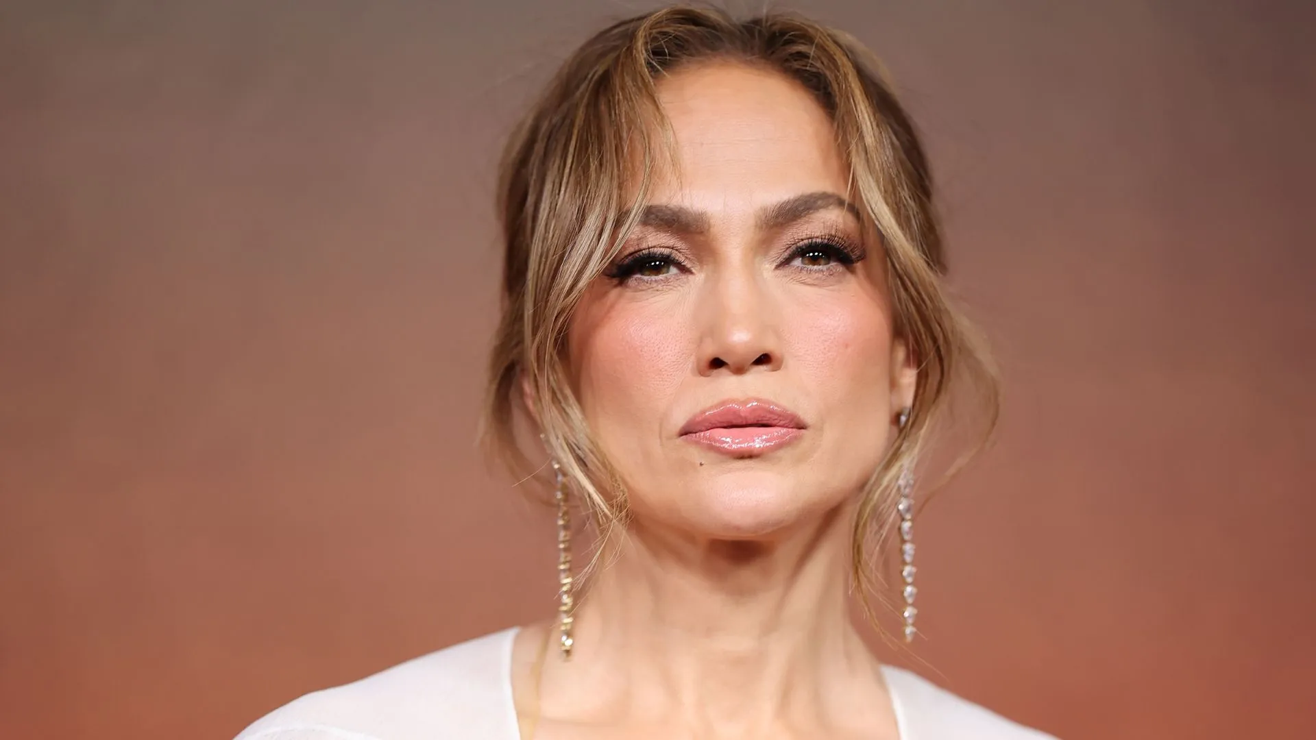 Why Is Jennifer Lopez Getting Sued For ₹1.28 Crore Over Posting Her Own Photos On Instagram? Here’s What Happened