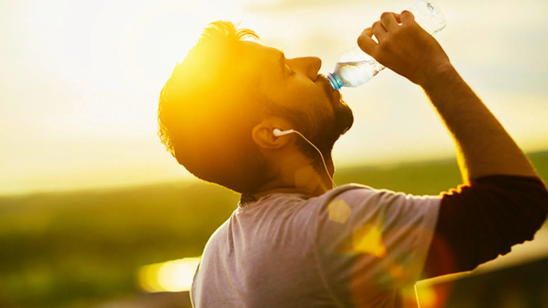 Beat Dehydration This Summer With These Easy Water Drinking Tips